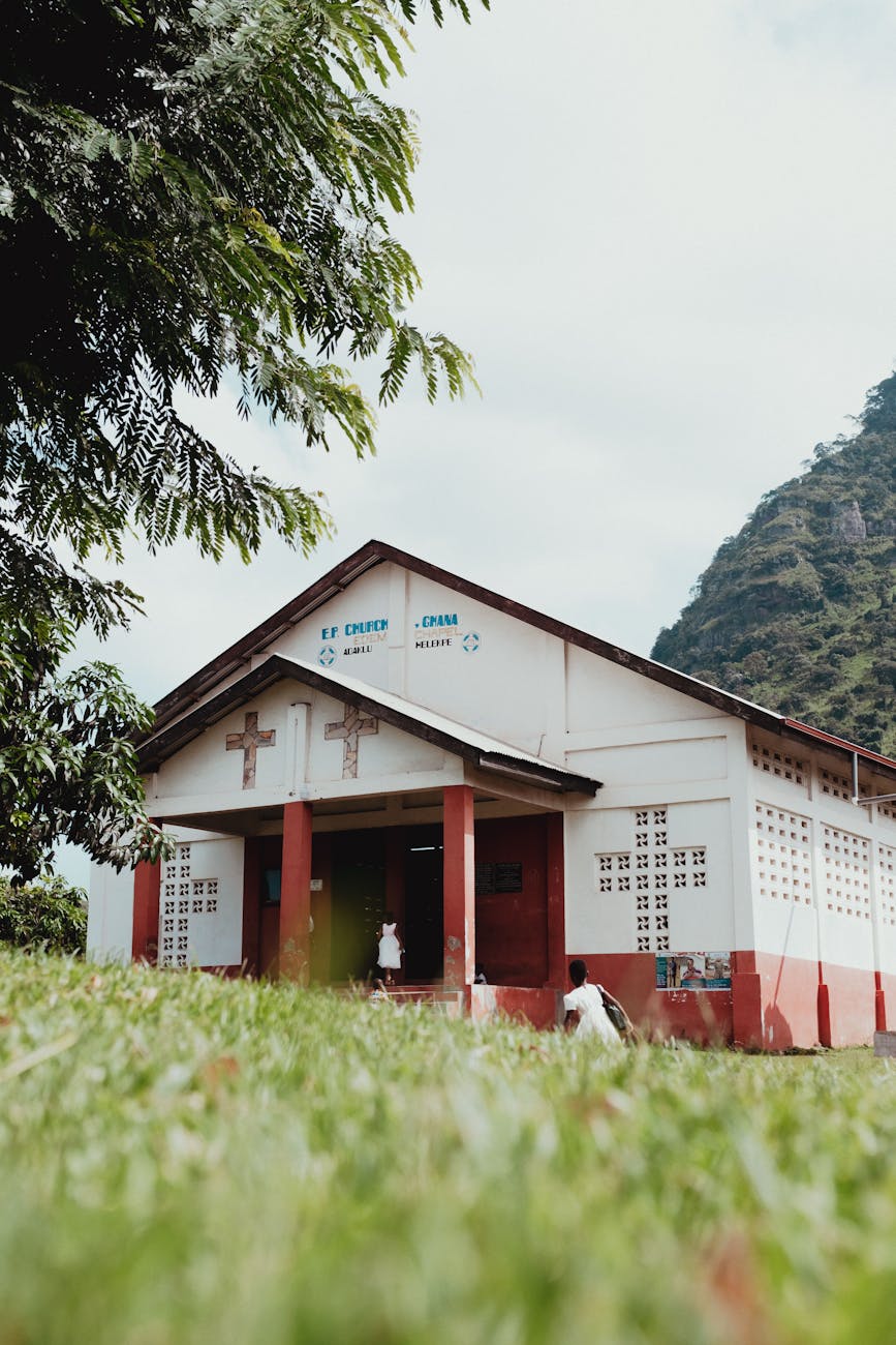 ‘Bandits’ kidnap worshippers during church service in Nigeria