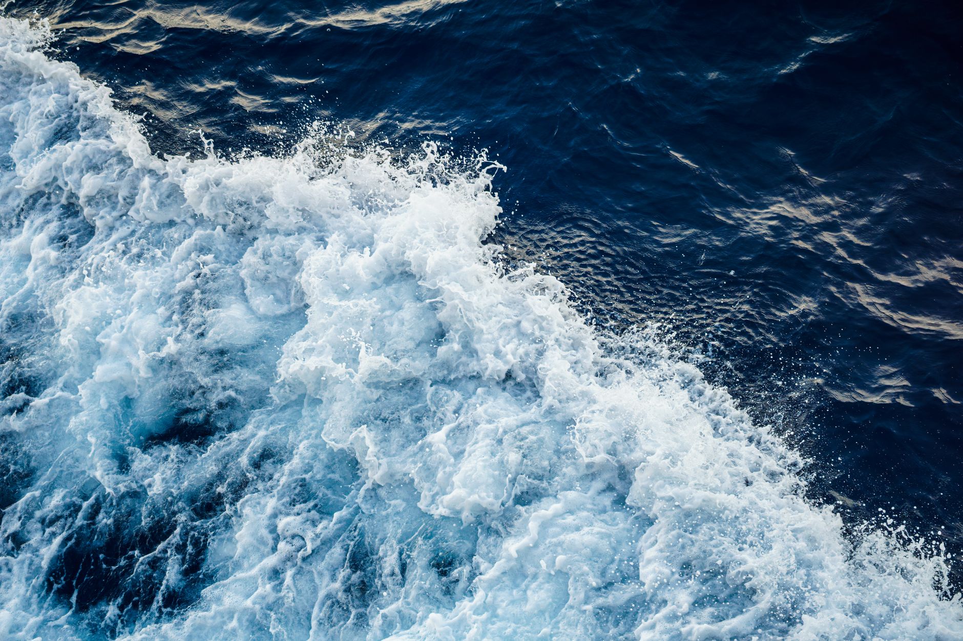 dynamic ocean waves captured in motion